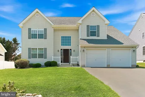 184 Barracuda Rd, Manahawkin, NJ 08050