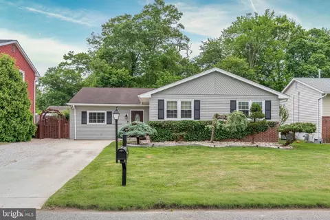 207 Twin Lakes Blvd, Tuckerton, NJ 08087