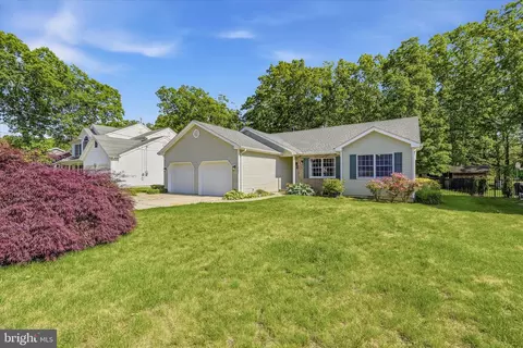 961 Buccaneer Ln, Manahawkin, NJ 08050