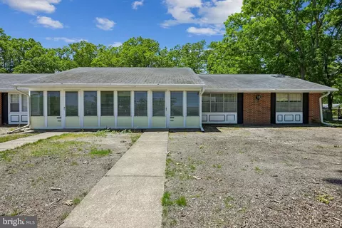 133 D Farrington Ct, Lakewood, NJ 08701