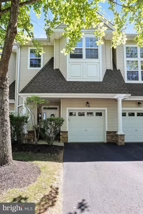 23 Ocean Breeze Ct, Manahawkin, NJ 08050