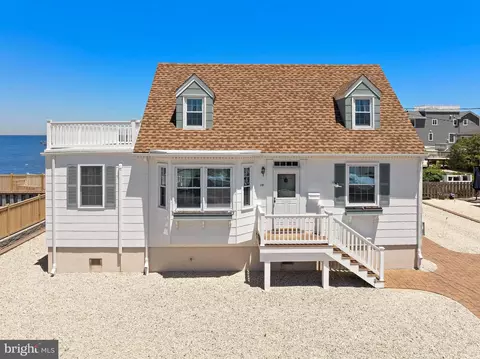 16 Starboard Rd, Long Beach, NJ 08008