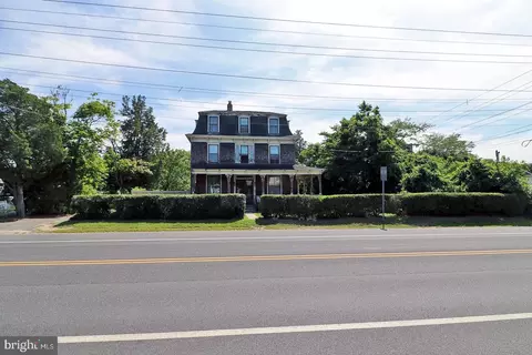 105 E Bay Ave, Manahawkin, NJ 08050