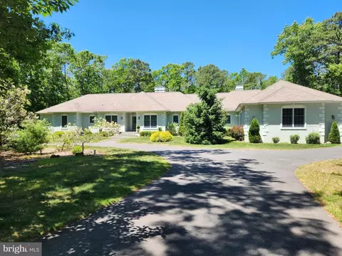 16 Tonys Dr, Little Egg Harbor Twp, NJ 08087