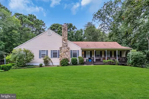 1 Woodland Ave, Cream Ridge, NJ 08514