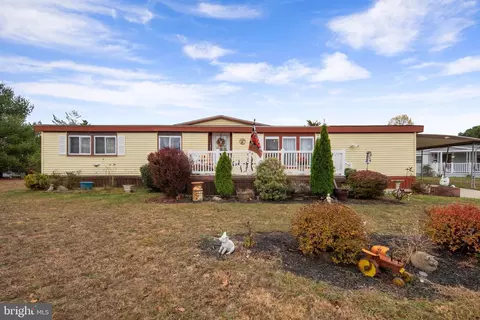 8 Mary Ct, Barnegat, NJ 08005