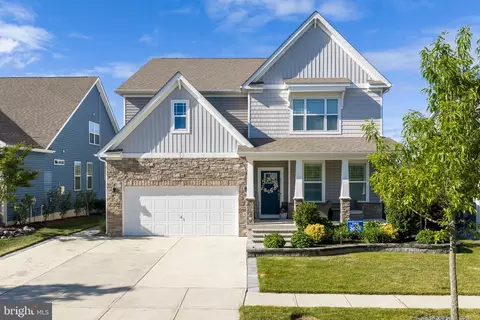 51 Ashburn Ave, Manahawkin, NJ 08050