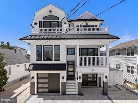 262 N 14th St, Surf City, NJ 08008