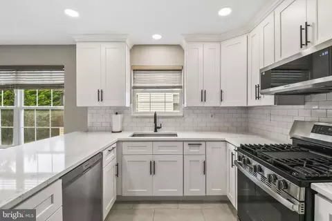 34 Winterton Dr, Toms River, NJ 08757
