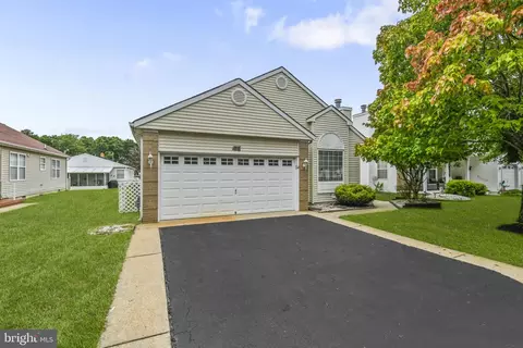 34 Winterton Dr, Toms River, NJ 08757