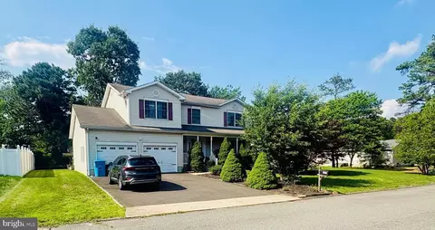 2133 Fourth Ave, Toms River, NJ 08757