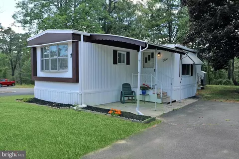 4 Fox St, Whiting, NJ 08759