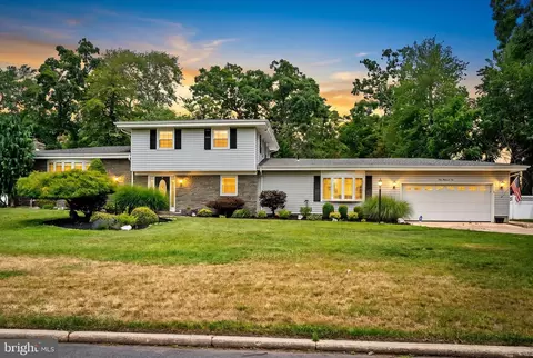 910 Somerset Dr, Toms River, NJ 08753