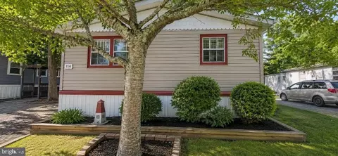 114 Chestnut Dr, Barnegat, NJ 08005