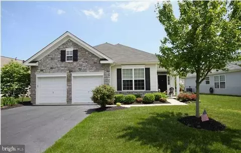 106 Lakeland Dr, Barnegat, NJ 08005