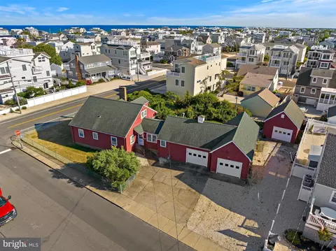 20 E South 33rd St, Long Beach Township, NJ 08008