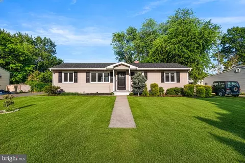 249 Keller St, Bayville, NJ 08721