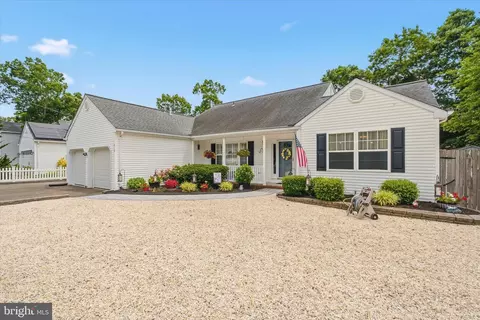 1013 Buccaneer Ln, Manahawkin, NJ 08050