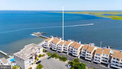 401 Bay Shore Dr #17B, Barnegat, NJ 08005