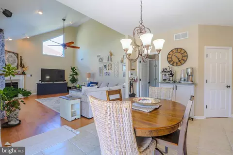 24 Orsaf Ln, Bayville, NJ 08721