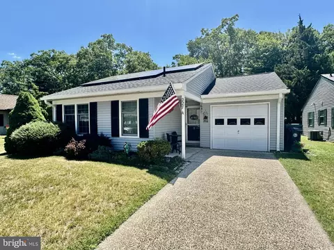 227 Lexington Dr, Tuckerton, NJ 08087