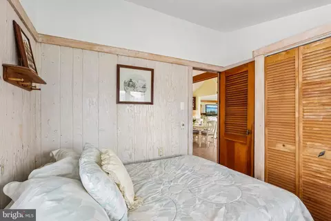 Bedroom - 1107 Leilani Dr, Forked River, NJ 08731 photo 2 of 9