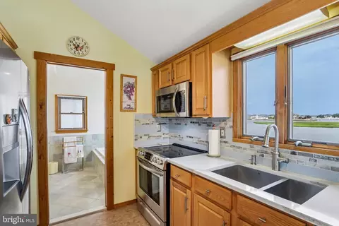 Kitchen - 1107 Leilani Dr, Forked River, NJ 08731 photo 4 of 5