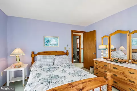 Bedroom - 1107 Leilani Dr, Forked River, NJ 08731 photo 6 of 9
