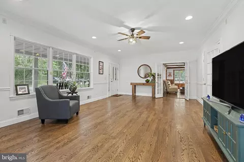 Living - 700 Wright-debow Rd, Jackson, NJ 08527 photo 4 of 5