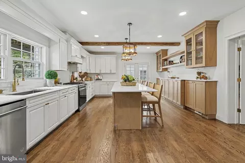 Kitchen - 700 Wright-debow Rd, Jackson, NJ 08527 photo 2 of 10