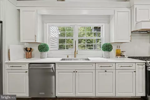 Kitchen - 700 Wright-debow Rd, Jackson, NJ 08527 photo 10 of 10
