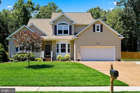 5 Country Woods Ln, Pine Beach, NJ 08741