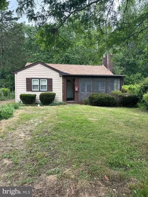 15 Cedar St, New Egypt, NJ 08533