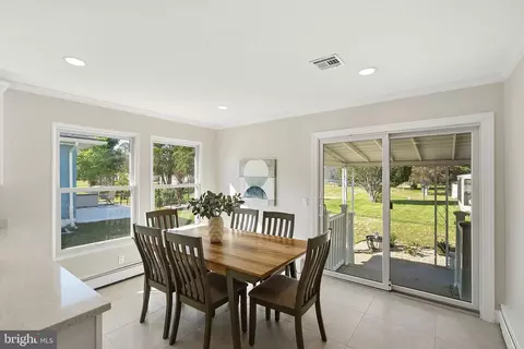 205 Bonaire Dr, Toms River, NJ 08757