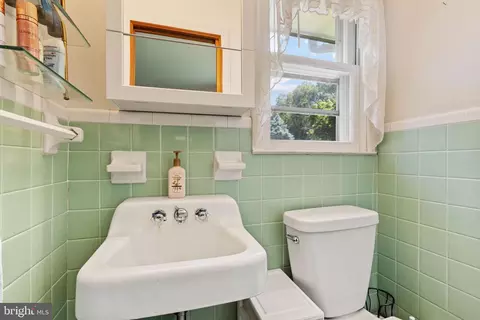 Bath - 8 Riccis Dr, Jackson, NJ 08527 photo 1 of 2