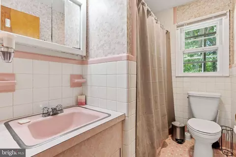 Bath - 8 Riccis Dr, Jackson, NJ 08527 photo 2 of 2