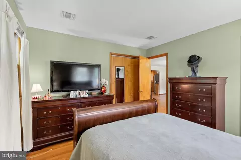 Bedroom - 8 Riccis Dr, Jackson, NJ 08527 photo 3 of 5