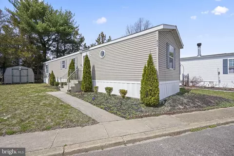 813 North St, Jackson, NJ 08527