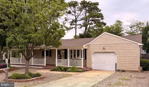 2090 Crestwood Dr, Forked River, NJ 08731