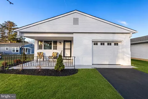 86 San Carlos St, Toms River, NJ 08757