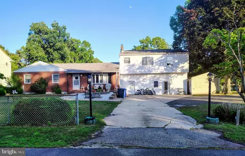 93 Outboard Ave, Manahawkin, NJ 08050