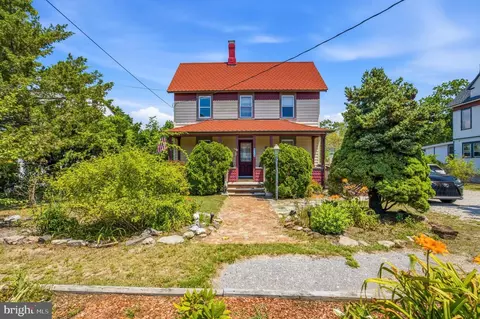 674 E Bay Ave, Barnegat, NJ 08005