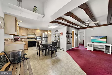 Entry Way - 901 Beach Blvd, Forked River, NJ 08731 photo 2 of 2