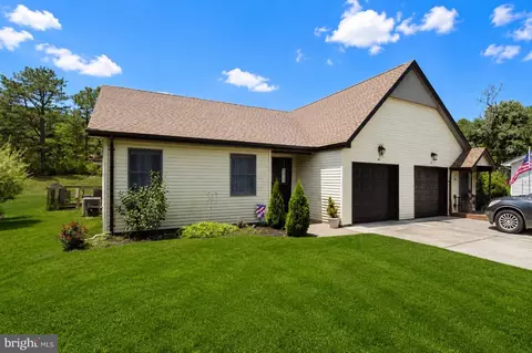 10 Cedar Ave, Manahawkin, NJ 08050