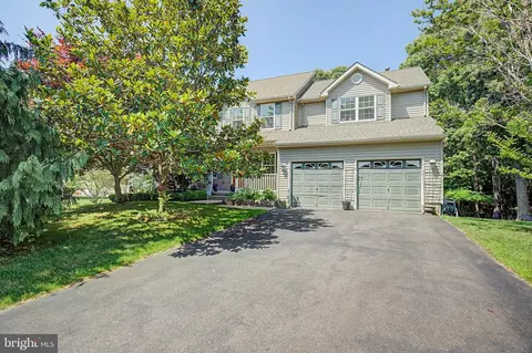 8 Cambridge Ct, Little Egg Harbor Twp, NJ 08087