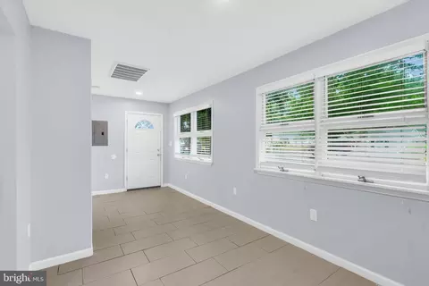 Entry Way - 54 Central Ave, Waretown, NJ 08758 photo 1 of 7