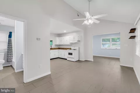 Entry Way - 54 Central Ave, Waretown, NJ 08758 photo 5 of 7