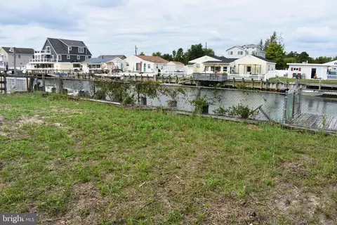 4 W Anchor Dr, Tuckerton, NJ 08087