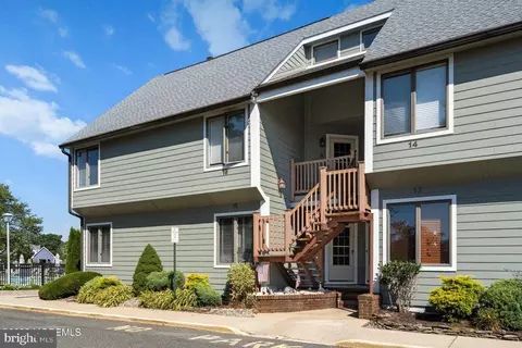 15 Hidden Harbor Dr, Point Pleasant, NJ 08742