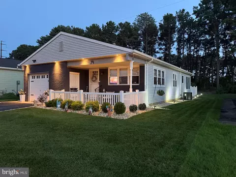 79 San Carlos St, Toms River, NJ 08757